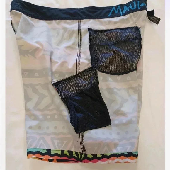 Maui and Sons Shark Multi Coloured Graphic Board Shorts Size  Large - Picture 10 of 11